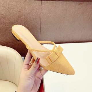 Dép sục vàng