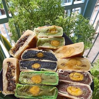 Bánh pía Bách vị Tân huê viên.