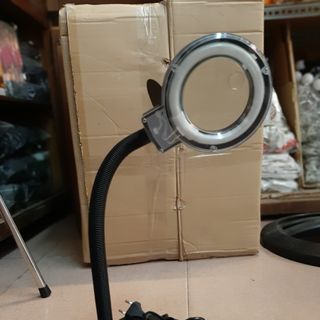 Đèn Bàn Kính lúp giá sỉ