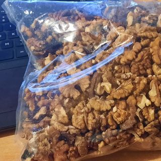 Hạt óc chó bóc sẵn