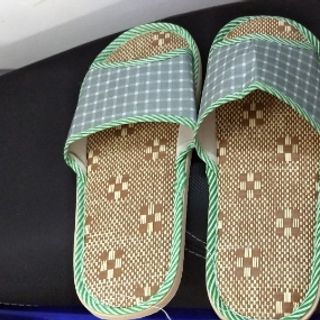Dép chiếu đủ màu cho nữ
