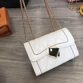 Túi đeo chéo nữ khóa tứ giác trẻ trung