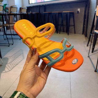 Dép mắc xích