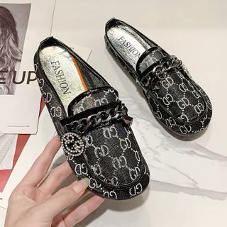 Dép sục luoi