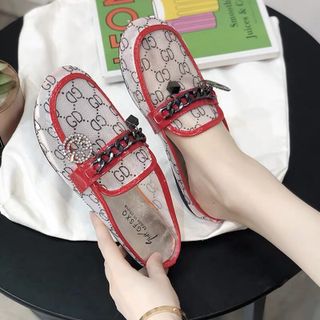 Dép sục luoi