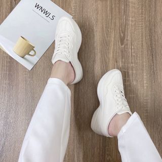 Sục bata cá tính