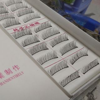 Hộp lông mi 10 cặp 18k