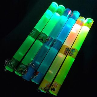 Đồ chơi côn nhị khúc phát sáng
