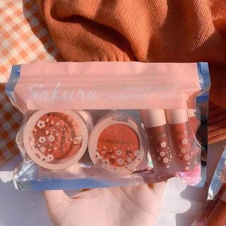 Set kiss beauty 4 món