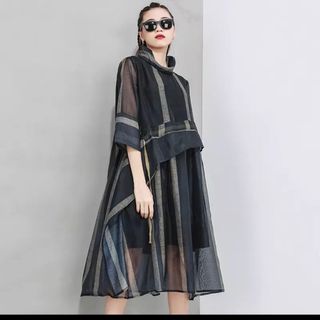 Đầm thiết kế cổ cao