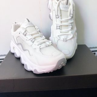 giầy thể thao nữ