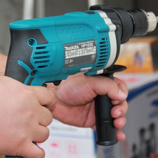 Máy khoan Makita HP1630 công suất 710W