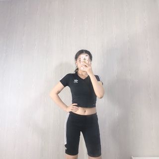 Áo croptop cổ tim