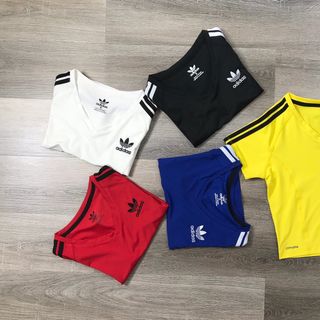 Áo croptop cổ tim