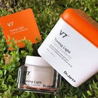 Kem V7 Hàn Quốc hộp vuông
