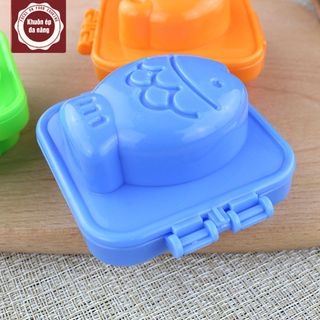 Khuôn làm đồ ăn dặm cho bé