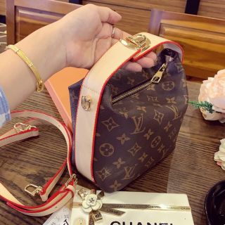 Túi xách loại một