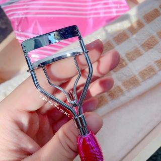 Kẹp bấm mi thiết kế hình đuôi cá đẹp mắt hỗ trợ trang điểm làm đẹp cho nữ nhỏ gọn dễ mang theo