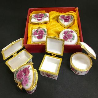 Hộp quà trang trí mẫu 4 món có hoa văn mini