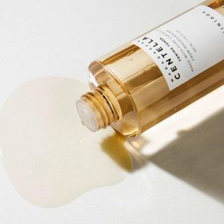 Skin1004 Nước Hoa Hồng Skin1004 Madagascar Centella Toning Toner Rau Má Phục Hồi Và Tái Tạo Da 210ml