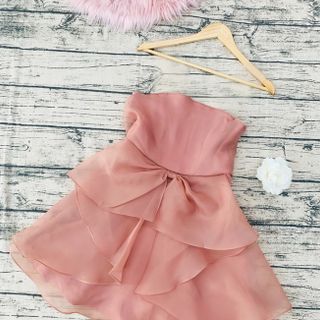 ĐẦM VOAN XÒE CÚP NGỰC