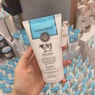 Sữa rữa mặt bò Thái