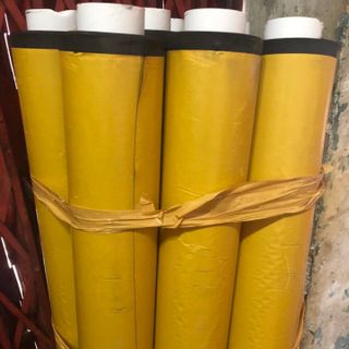 Xốp 2 mat vang đen