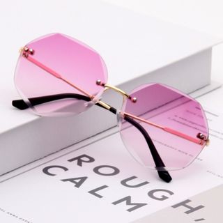 Kính nữ lục giác