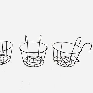 Chậu hoa treo ban công ( sắt sơn tĩnh điện )