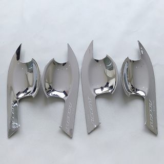 Tay nắm cửa và hõm tay dòng xe ô tô Hyundai Accent 2018