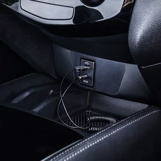 Cáp chuyển đổi âm thanh hiệu BASEUS BA01. Chức năng như 1 usb bluetooth - biến sản phẩm ( dàn loa, hệ thống âm thanh) không bluetooth trở thành có bluetooth để kết nối qua điện thoại.