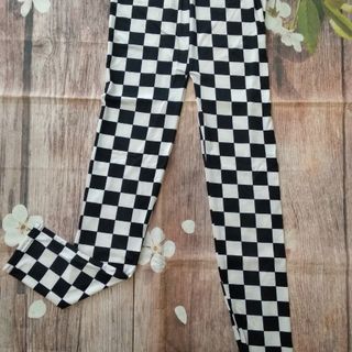 Quần legging hoạ tiết độc lạ