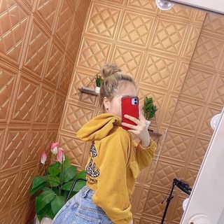 HOT HOT Ạ! BÁN MÃI VẪN HOT NHÉ KHOÁC NHUNG GÂN VẢI NHẬP QC CAO CẤP! Freesize dưới 60kg. ẢNH CHỤP THẬT. NO . Lấy sll ib!