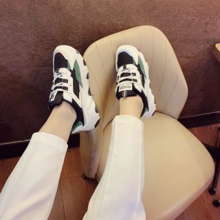 Giày sneaker thể thao