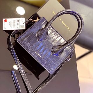 Tuia da cứng form đẹp
