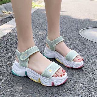 Giay sandal hoa cúc đế bánh mì