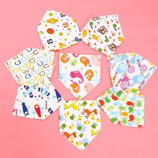 Yếm tam giác có cúc bấm cho bé