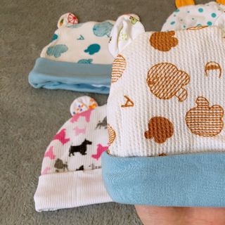 Mũ sơ sinh cotton có tai loại chụp dày dặn cho bé