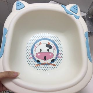 CHẬU RỬA MẶT BÒ SỮA