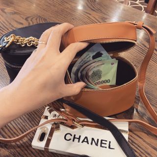 Túi xách hộp da