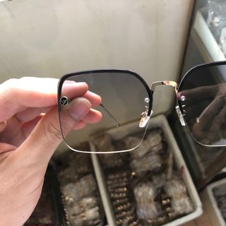 Kính Fendi 2 màu