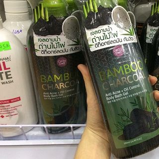 Sữa tắm than tre thái lan trị mụn lưng 500ml