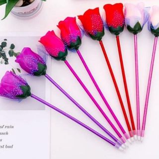 Bút mực mẫu hoa hồng