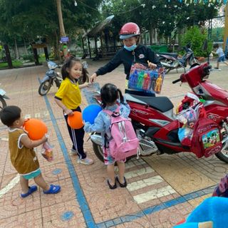 Balo . Balo lớn đựng vừa a4 giá sỉ 56k rất nhiều mẫu