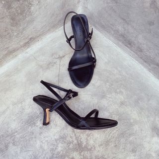 Giày sandal sang chảnh giá rẻ