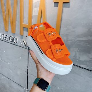 Giày sandal đế bánh mì cá tính màu độc