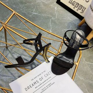 Giay sandal cao gót đế cong