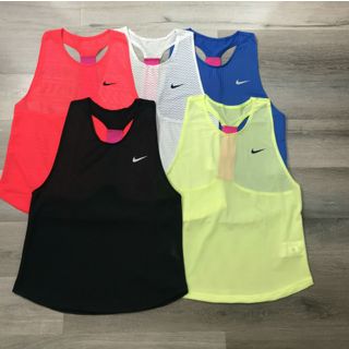 Áo tanktop nữ khoét sâu