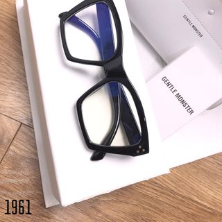 MẮT KÍNH 1961