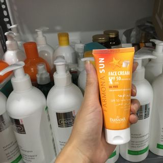 Kem chống nắng famona sun face balan